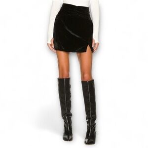 𝗡𝗘𝗪 LOVERS + FRIENDS Merci Mini Skirt Black Velvet
